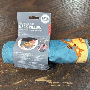 🌈Kikkerland Inflatable Map Neck Pillow🌈